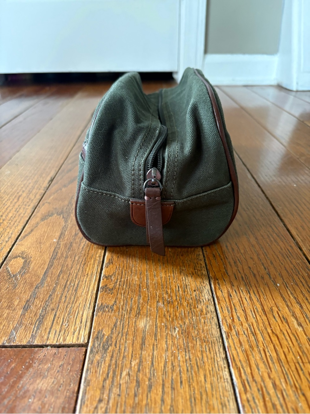 Baekgaard Sloan Toiletry Bag - Picture 5 of 7